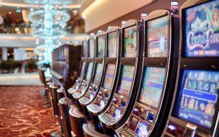 Canlı Slot Siteleri: Gerçek Krupiyelerle Heyecanı Yakala